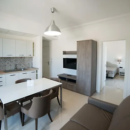 Victoria Aparthotel 3*