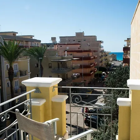 Victoria Aparthotel 3*